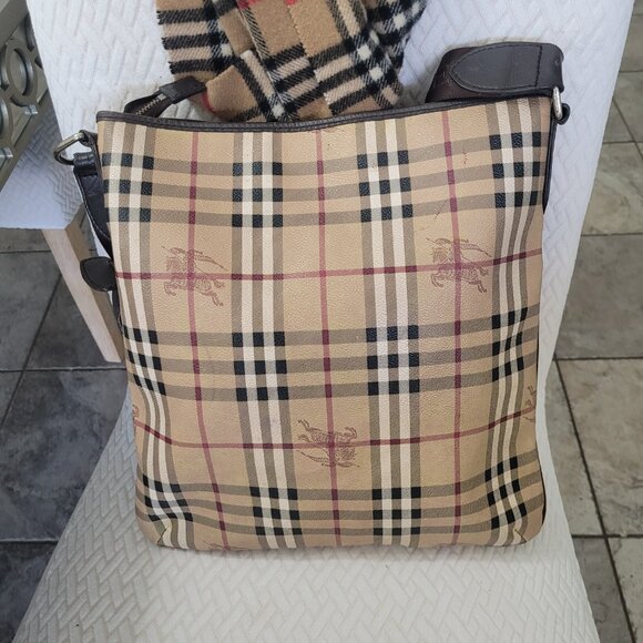 RARE*BURBERRY* NOVA CHECK*UNISEX*LARGE CROSSBODY WITH ADJUSTABLE STRAP - Picture 3 of 16